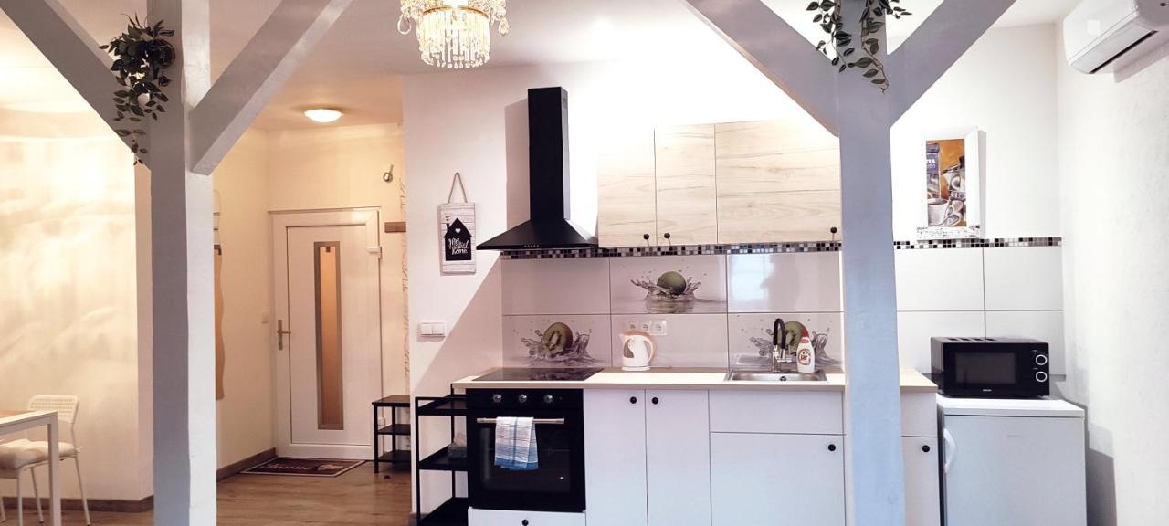 Apartmán pod Hradem NOVÉ WiFi/AC Šternberk Extérieur photo